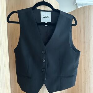 COS vest in size 10